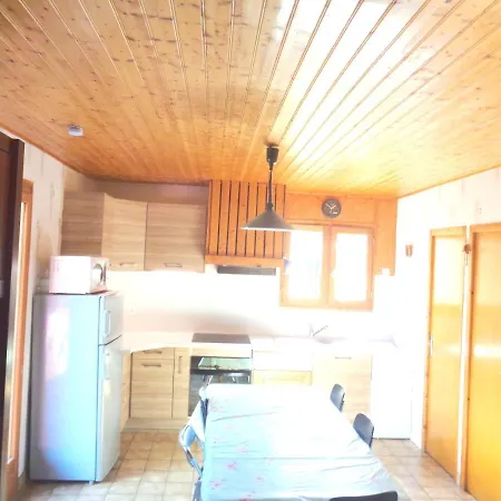 Charmant: Gérons Retreat With Shared Pool
