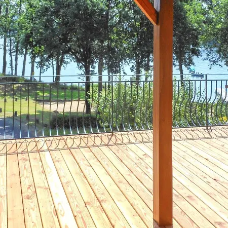 à Saint-gérons Avec Piscine Partagée