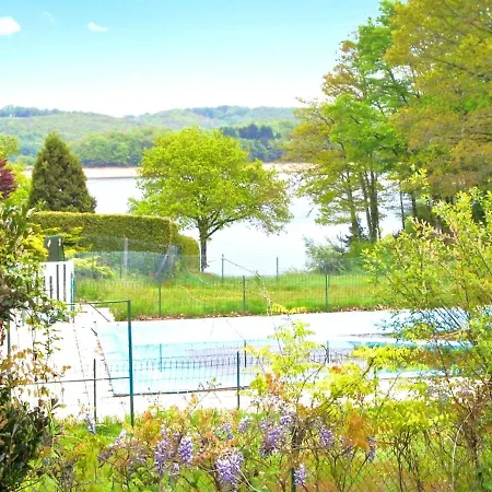 Chalet Charmant: Gérons Retreat With Shared Pool Saint-Gerons