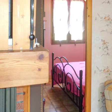 à Saint-gérons Avec Piscine Partagée Chalet *