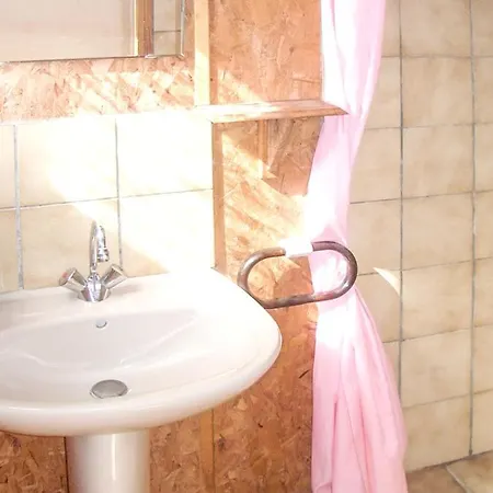 à Saint-gérons Avec Piscine Partagée Chalet *