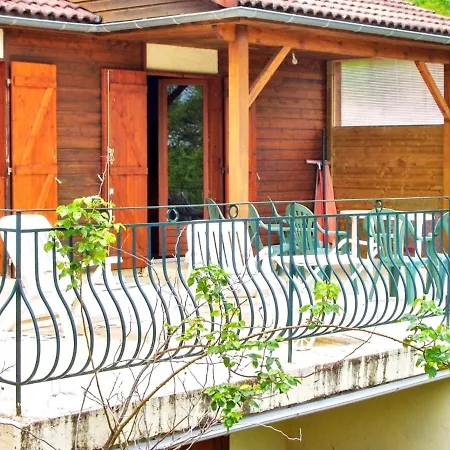 Chalet à Saint-gérons Avec Piscine Partagée